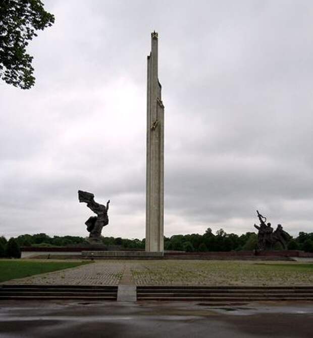 Общий вид памятника