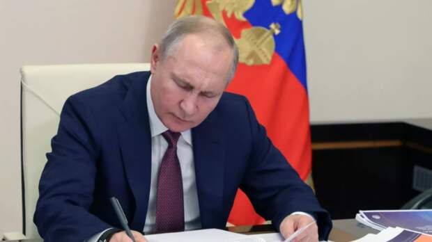 Путин наградил гендиректора верфи «Звезда» Целуйко орденом Почёта