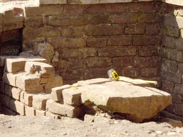 В Израиле обнаружили 2,1-тысячелетний свинцовый снаряд с надписью «Учись»