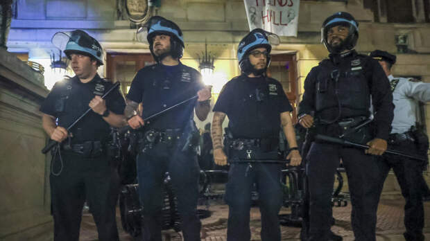 Полиция задержала около 300 протестующих студентов в Нью-Йорке