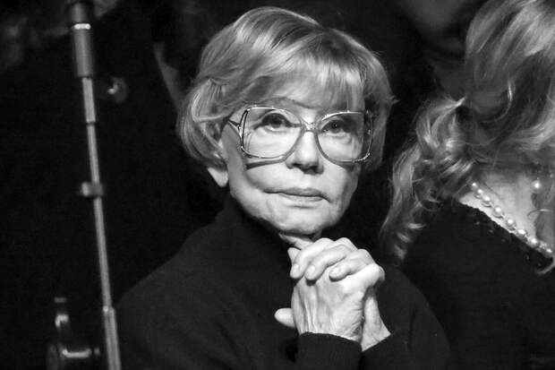 Актер Басилашвили назвал народную артистку РФ Алентову прекрасной актрисой