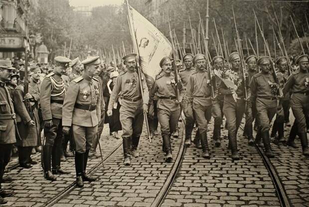 русский экспедиционный корпус прибыл во Францию спасать непутевых союзников