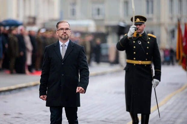 Заявление Киева о причинах дронопада в Прибалтике шокировало главу МО Литвы