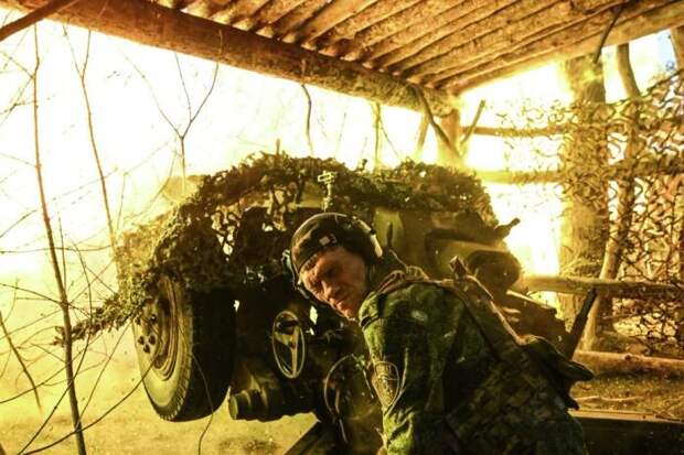 Российские военные продвигаются у Красноармейска и вошли в Ямполь. Обложка © РИА «Новости» / Сергей Бобылев