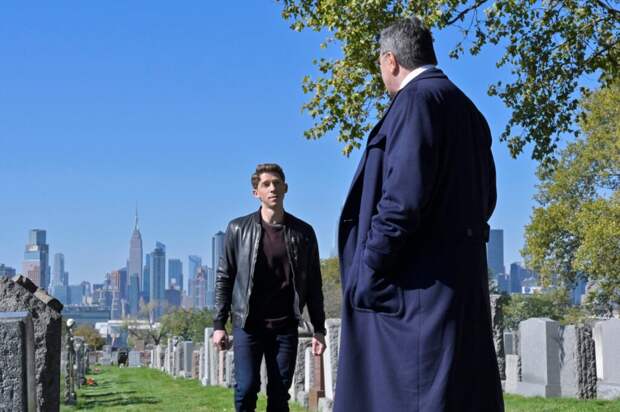 Joe Hill and Frank meet at Joe Reagan's grave on Blue Bloods