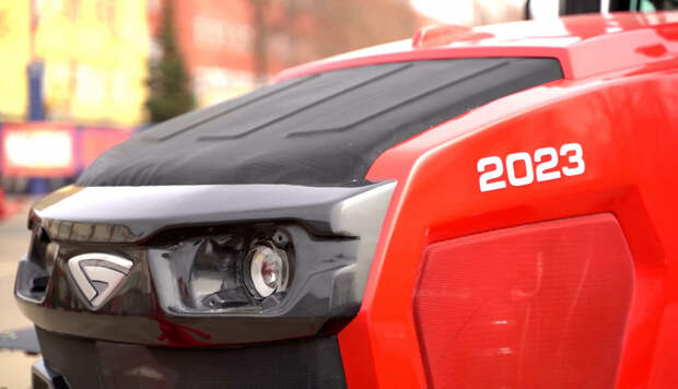 212 л.с. и 36 передач. МТЗ рассказал о «тракторе будущего» Belarus 2023