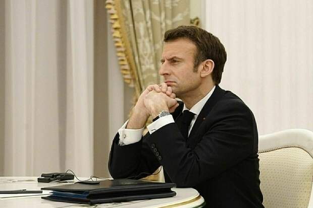 Макрон захотел позвонить Путину