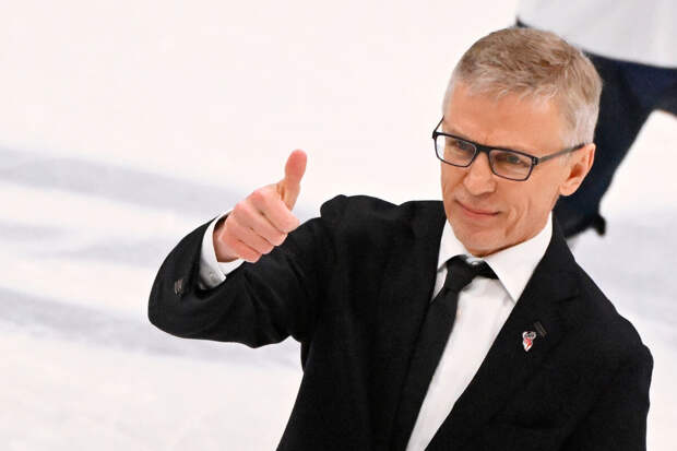 Тренер Ларионов об отстранении России: это не повод искать оправдания