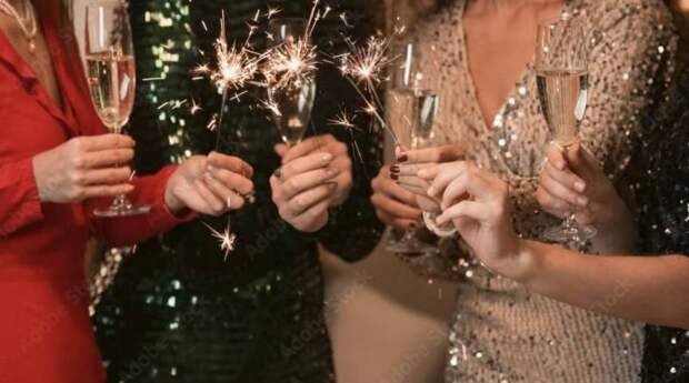 Как встречать Новый год 2026: советы по нарядам, украшениям и праздничному столу