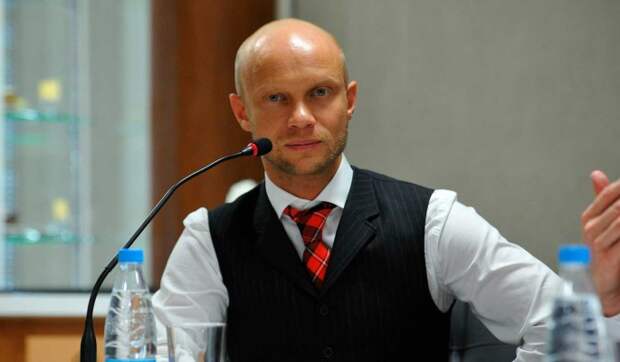 Хрусталев заговорил о первом сексуальном опыте в подростковом возрасте