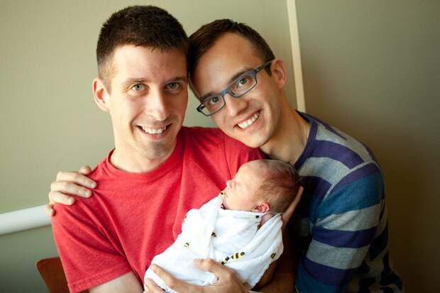 нетрадиционная семья. однополая семья. однополые пары с детьми. дети в однополых браках. однополая семья.