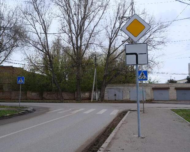 В Астрахани обезопасили тринадцать нерегулируемых перекрестков