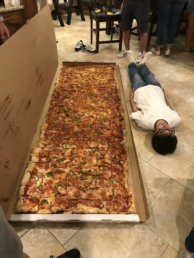 Самая большая пицца, которую можно заказать в США