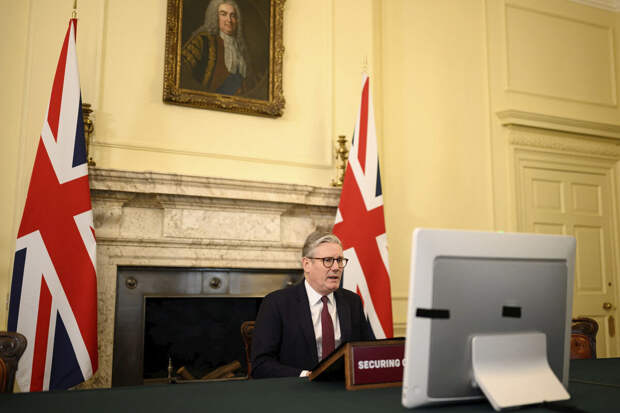 Министр Милибэнд: Британия окажется в худшем положении, если будет ругать Трампа