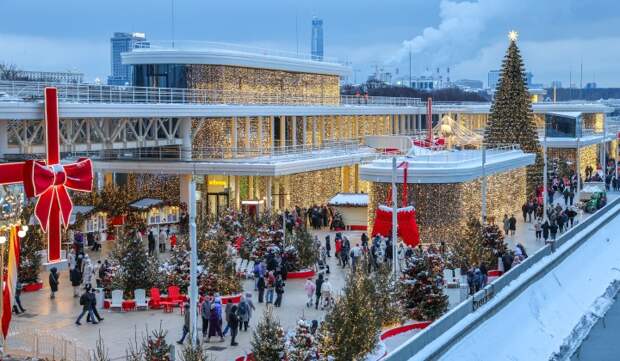 Обновленная Пушкинская набережная в Парке Горького
