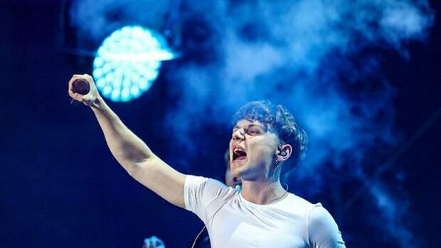 Певец Ваня Дмитриенко не стал отвечать на вопрос о службе в армии