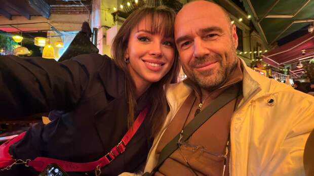 Полина Диброва разделась для Романа Товстика на льду Байкала: фото