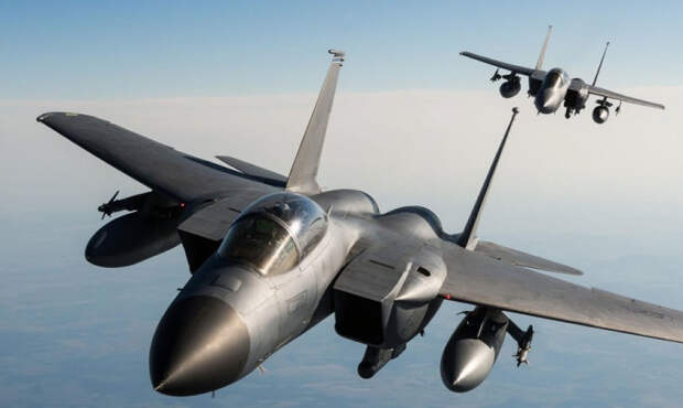 Американские истребители летят в Гренландию