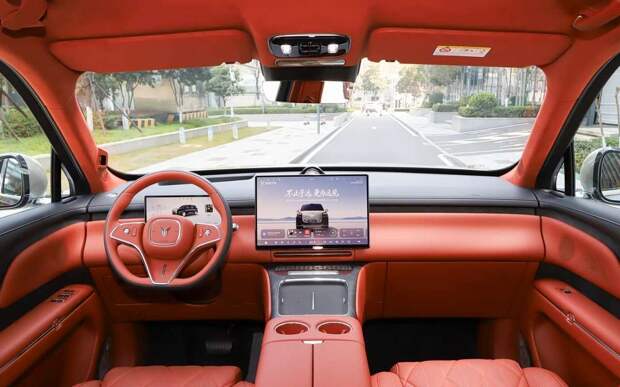 Voyah представил самую технологичную версию своего флагманского внедорожника