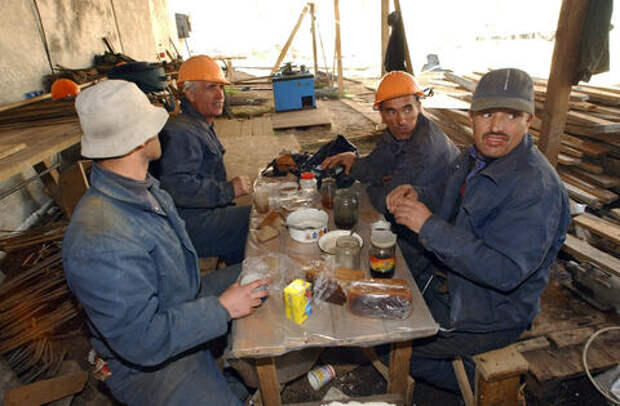 Право на обед: что делать, если заставляют работать в перерыв