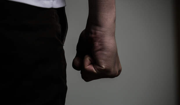 Подростки публично выплёскивают злость на улицах Приморья