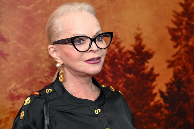 112: певица Лариса Долина отказалась отдать ключи от квартиры Лурье