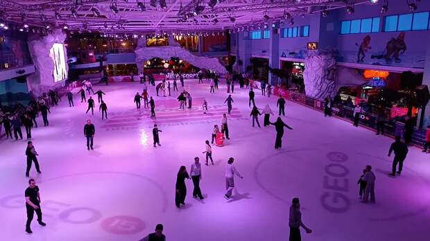 Атмосфера на катке в Донецк Сити https://t.me/webmoney_dn/312053Video: Видео от Донецкая группа новостей|Донецк.ДНР