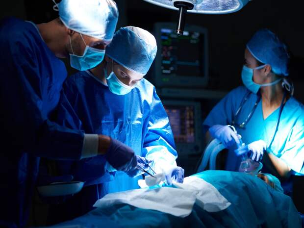 Магнитогорские хирурги спасли новорожденную с тяжелой патологией