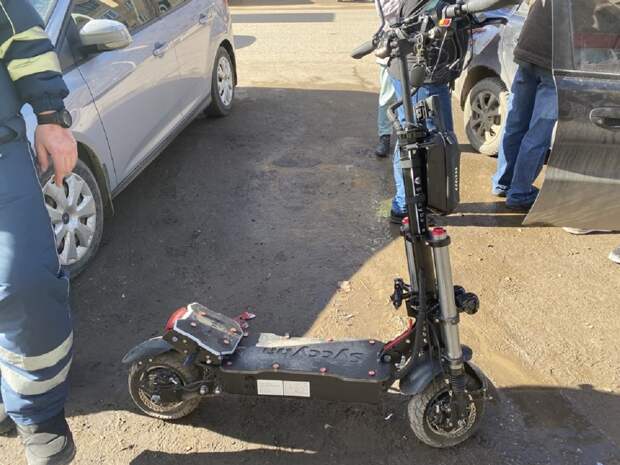 Самокатчик сбил 4-летнего ребенка в Смоленске – СУ СК начал проверку