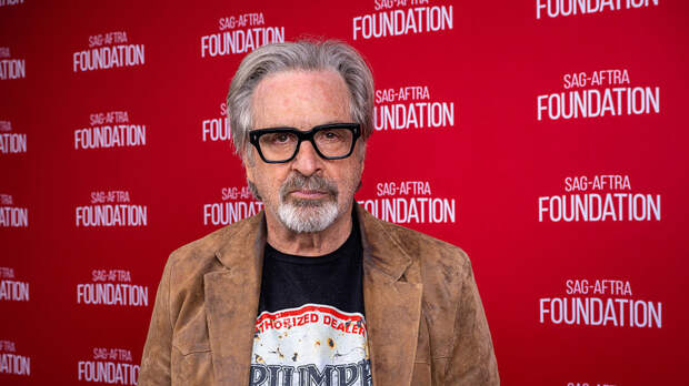 «Всегда был маяком света для окружающих»: актёр Роберт Кэрредин ушёл из жизни на фоне биполярного расстройства