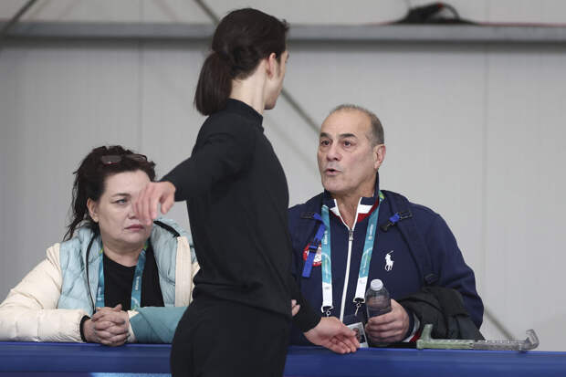 Тренер фигуриста Гуменника Дайнеко заявила, что мужчина не должен истерить