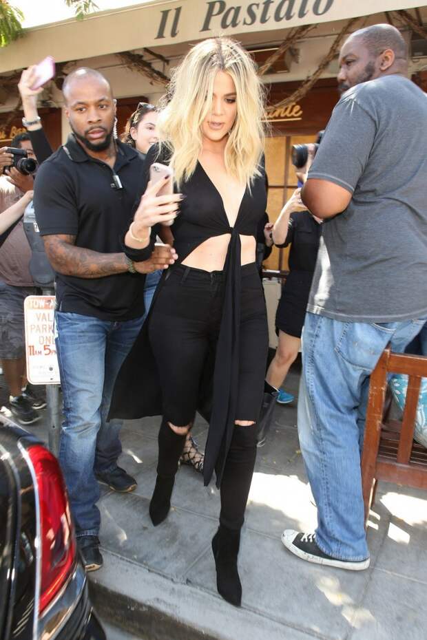 31-летняя Хлои Кардашян (Khloe Kardashian без бюстгальтера