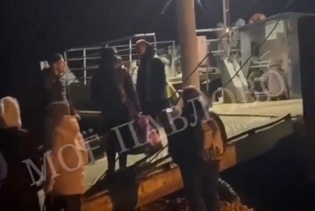 Жителей Павловского района отказались везти на паромной переправе через Оку