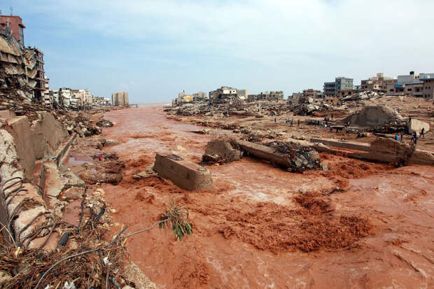 Фотографии разрушительных наводнений в Ливии