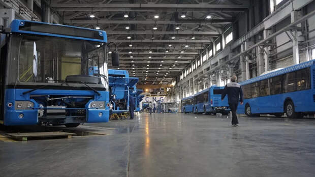 Автозавод ЛиАЗ с июля перешел на четырехдневку из-за падения спроса на рынке