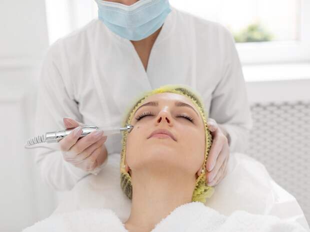 Главбух и экономист больницы в Челябинске потратили чужие 7,1 млн