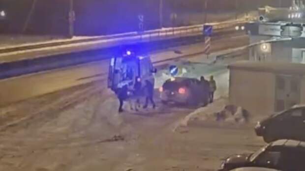 Кассир приняла роды в машине на трассе М-3