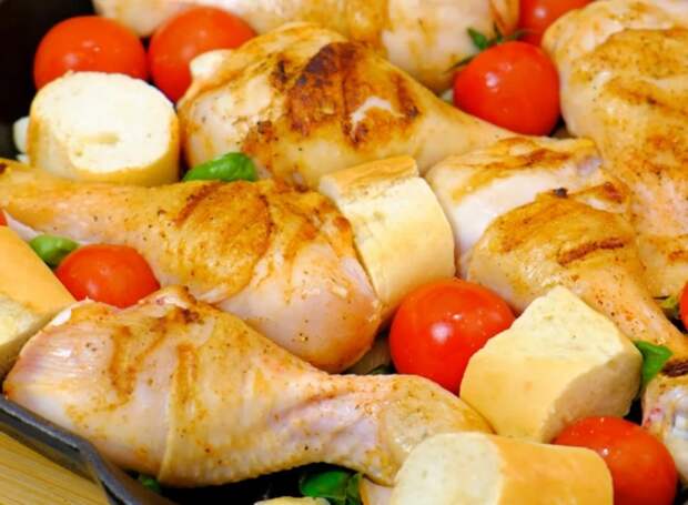 Курочка 3 в 1: хлеб + овощи + мясо. Быстрый ужин в одной сковородке