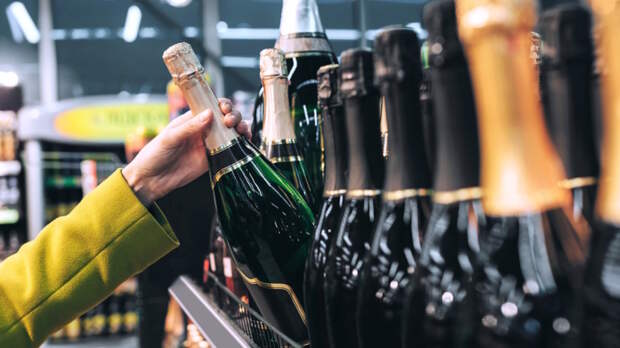 Мировые производители крепкого алкоголя снижают цены и останавливают заводы из-за ошибки в стратегии