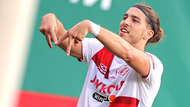 Восстанавливающийся после травмы крестообразной связки Бабич приступил к работе с мячом: фото