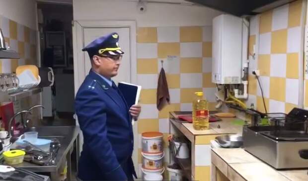 Скриншот видео: Следком Ленинградской области.