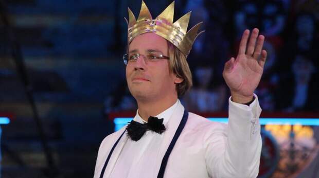 Максим Галкин* решил оставить семью в Новый год из-за корпоративов