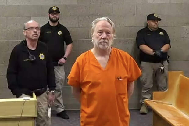 Актера Басфилда освободили по делу о сексуальном насилии над двумя мальчиками