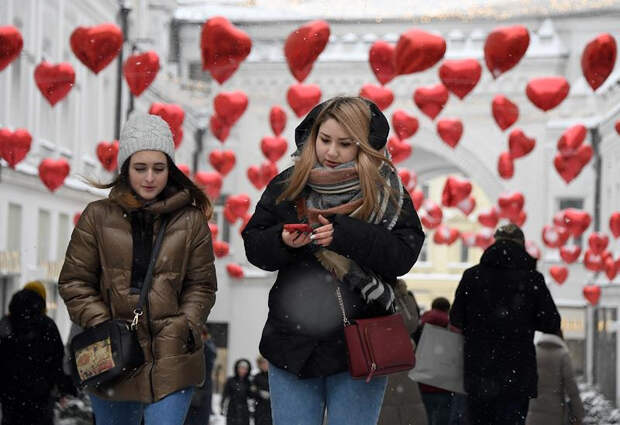 Как отдыхаем в феврале 2025 года: производственный календарь, выходные, праздники и рабочие дни