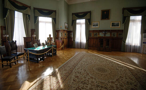 Ливадийский дворец - любимое место Николая II в Крыму (ФОТО)