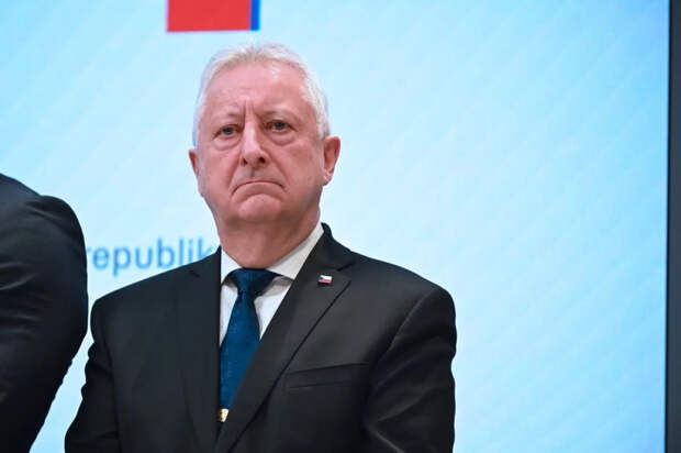 Le Monde: министру обороны Чехии Зуне запретили выступать по теме Украины