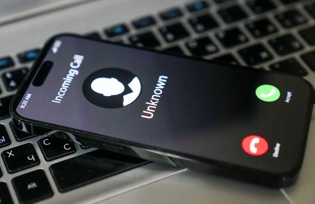 Мать перевела ₽100 тыс. за общение сына и его друзей с девушкой по вызову