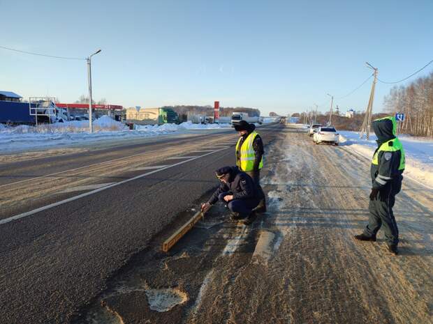 Прокуратура обнаружила выбоины и проломы на дороге в Рязанской области