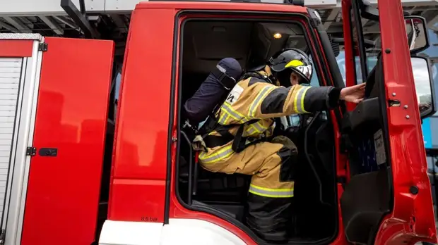 Бензовоз загорелся на Киевском шоссе в новой Москве