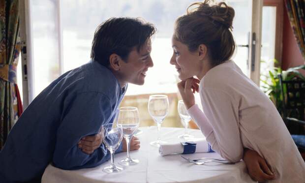 Не макияж и не каблуки: сексолог назвал 4 вещи, на которые мужчина обращает внимание на первом свидании